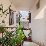 Hostme Colosseum Apartament *